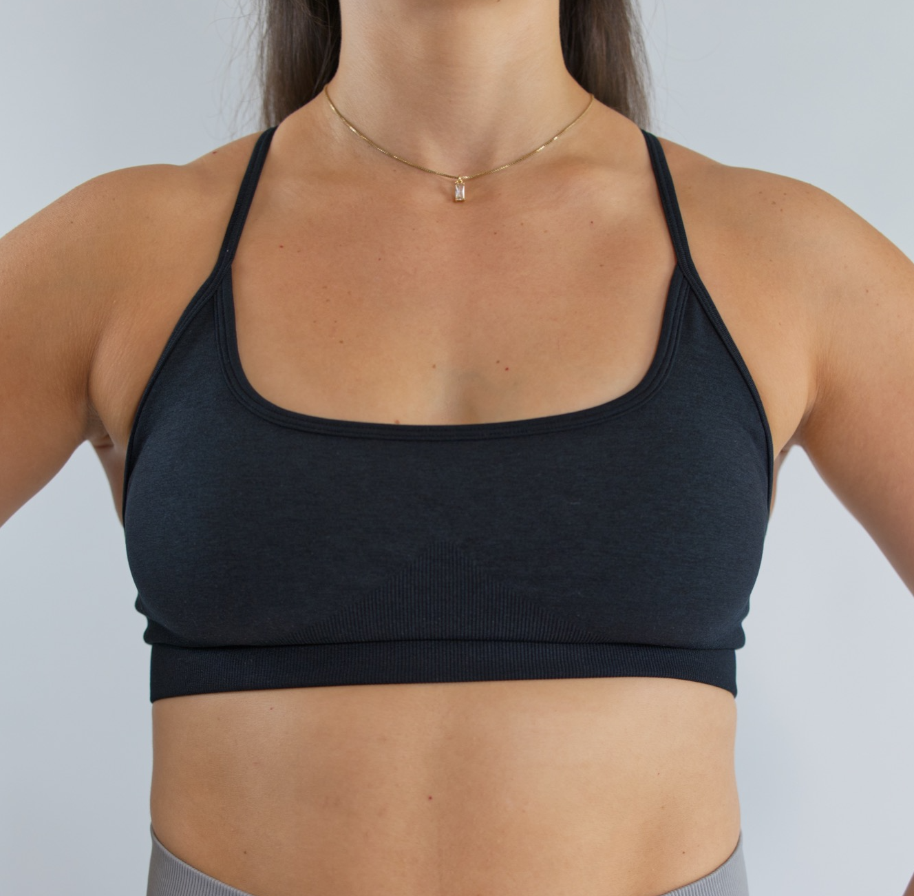 Comfortable Crossback Seamless Sports Bra Black Front View Close Up